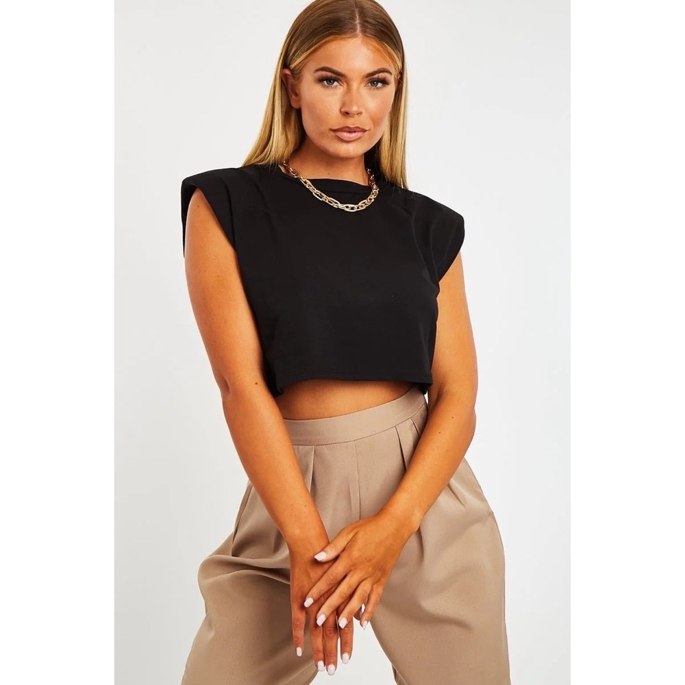Aritzia Babaton Shoulder Pad Cropped T-Shirt in Black
